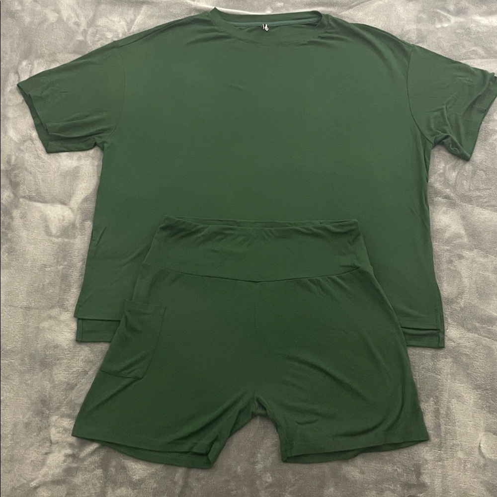 Woman’s Green T-Shirt and Shorts Set